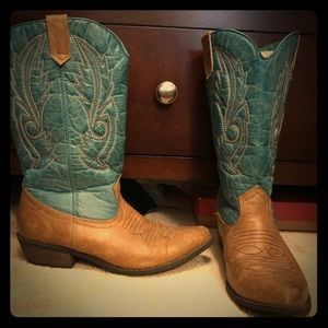 Coconuts cowboy boots🐴